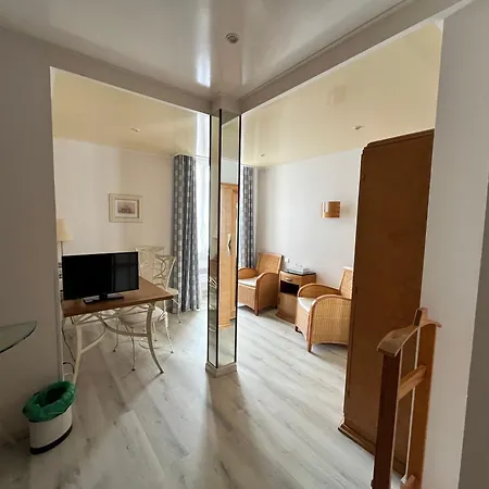 Logis & Restaurant - Le Bretagne Hotel Sillé-le-Guillaume