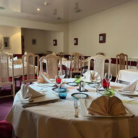 فندق Logis & Restaurant - Le Bretagne Sillé-le-Guillaume