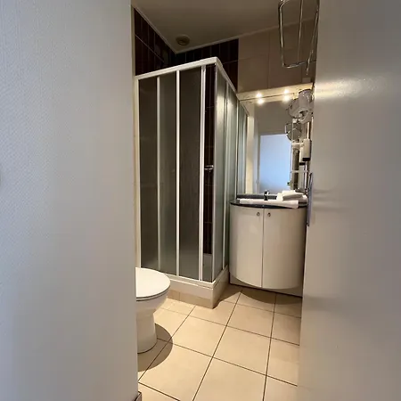 Logis & Restaurant - Le Bretagne 2*