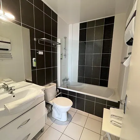 Logis & Restaurant - Le Bretagne 2*