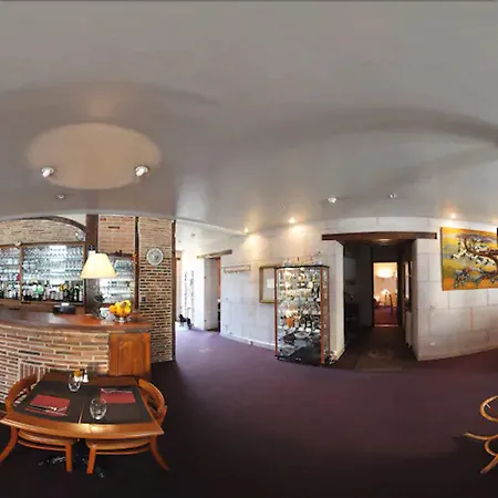 Logis & Restaurant - Le Bretagne Hotel 2*