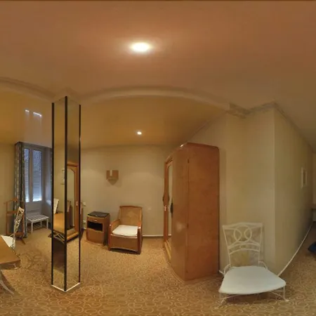 Logis & Restaurant - Le Bretagne Hotel