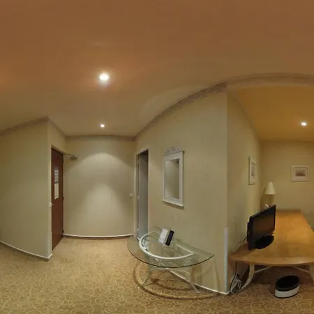 Logis & Restaurant - Le Bretagne 2*