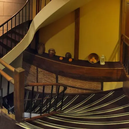 Logis & Restaurant - Le Bretagne فندق