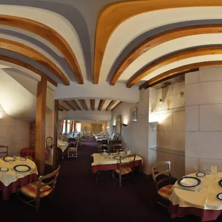Logis & Restaurant - Le Bretagne Hotel 2*