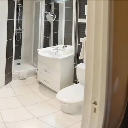 Logis & Restaurant - Le Bretagne 2*