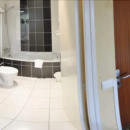 Logis & Restaurant - Le Bretagne