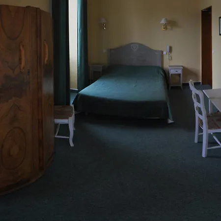 Logis & Restaurant - Le Bretagne Sillé-le-Guillaume