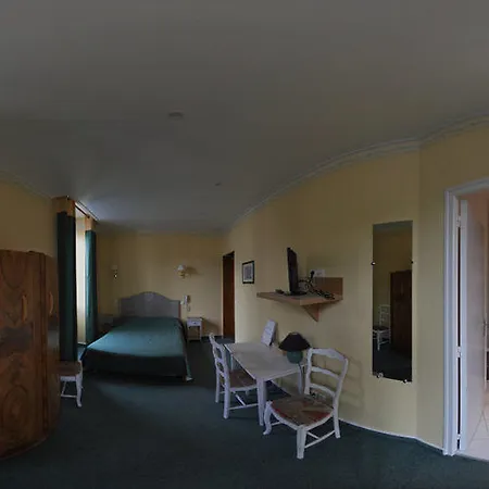 Hotel Logis & Restaurant - Le Bretagne