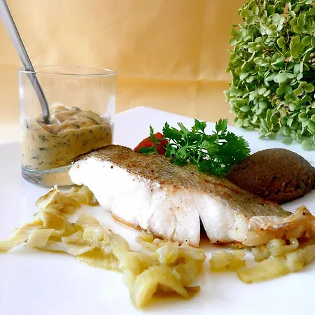 Logis & Restaurant - Le Bretagne 2* Sillé-le-Guillaume