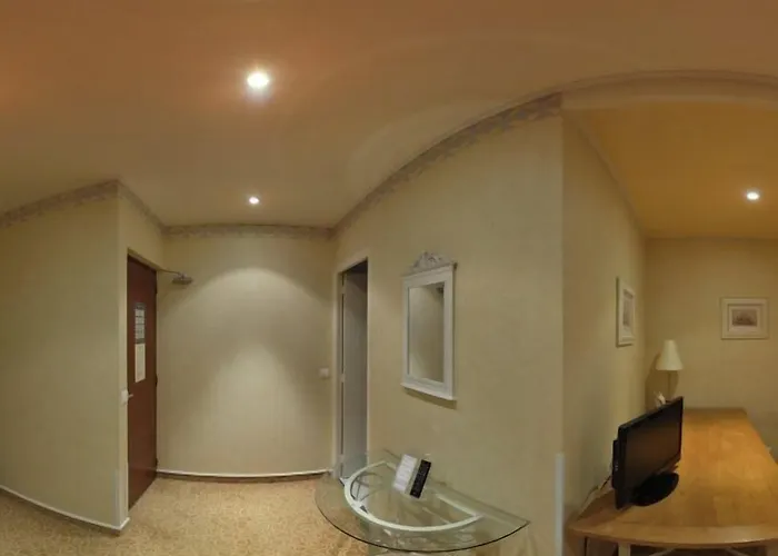 Logis & Restaurant - Le Bretagne 2*