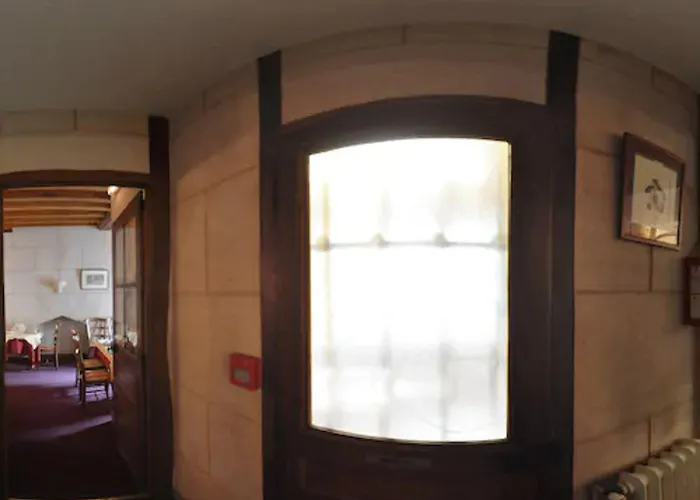 Logis & Restaurant - Le Bretagne מלון 2*