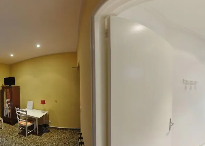 מלון Logis & Restaurant - Le Bretagne Sillé-le-Guillaume