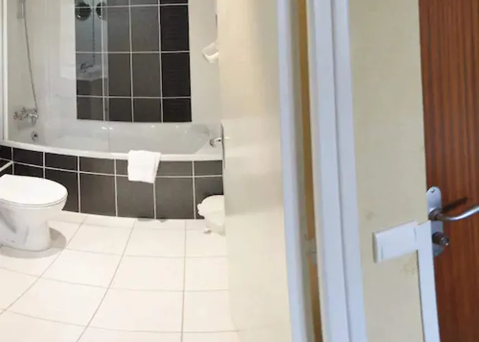 Logis & Restaurant - Le Bretagne