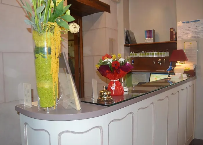 מלון Logis & Restaurant - Le Bretagne 2*