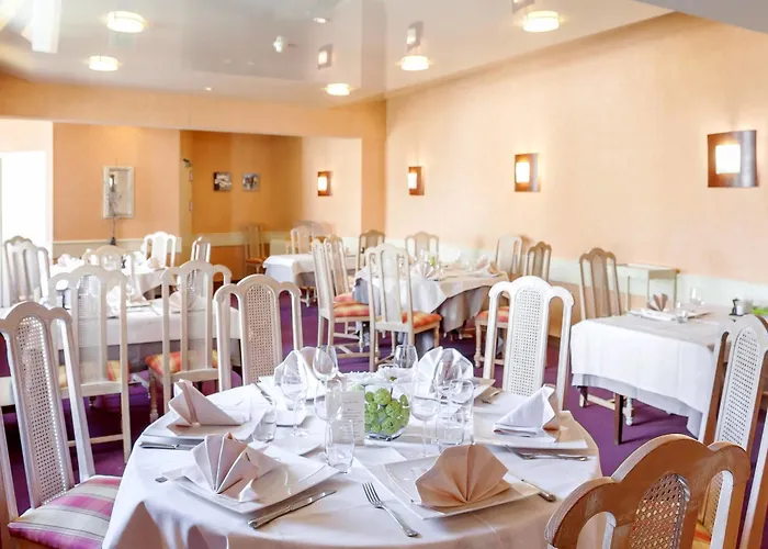 Logis & Restaurant - Le Bretagne 2*